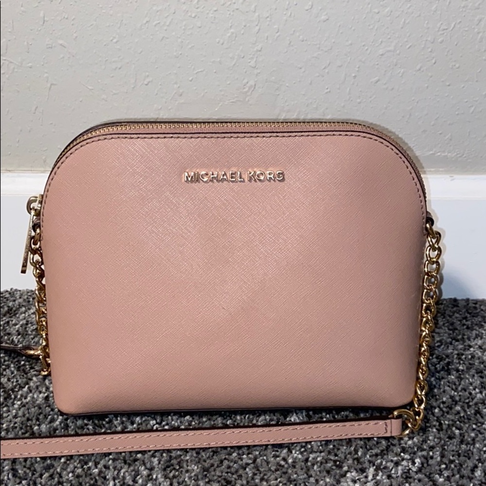😍😍MICHAEL KORS PURSE😍😍
